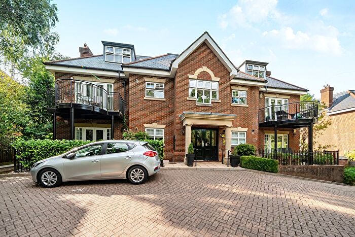 2 Bedroom Flat For Sale In Uxbridge Road, Stanmore, HA7