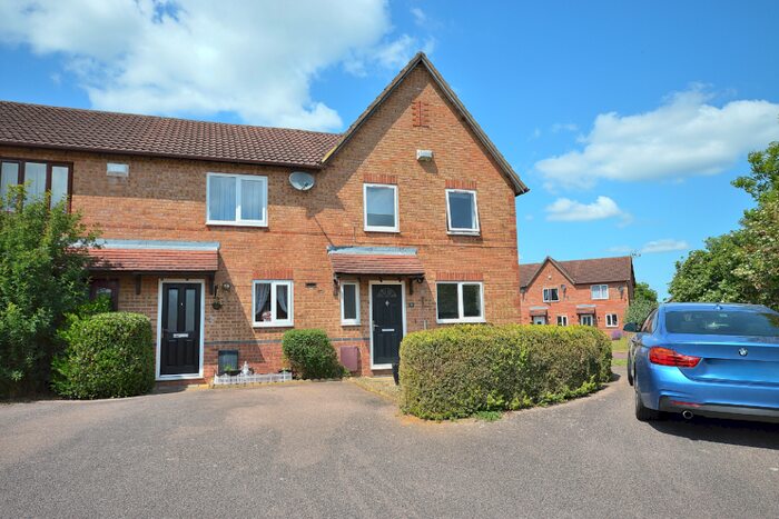 3 Bedroom End Of Terrace House To Rent In Lindisfarne Way, Northampton, NN4