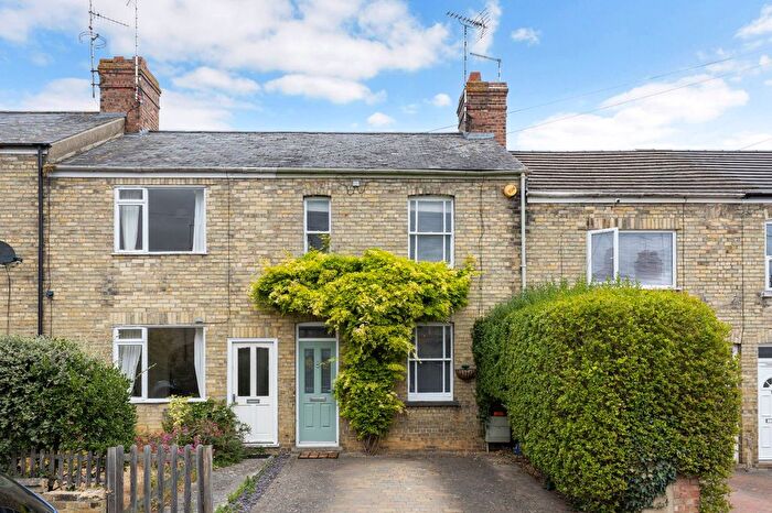 2 Bedroom Terraced House For Sale In Queens Walk, Stamford, Lincolnshire, PE9