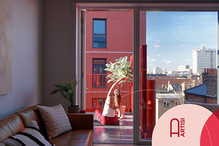 2 Bedroom Flat For Sale In London, W6