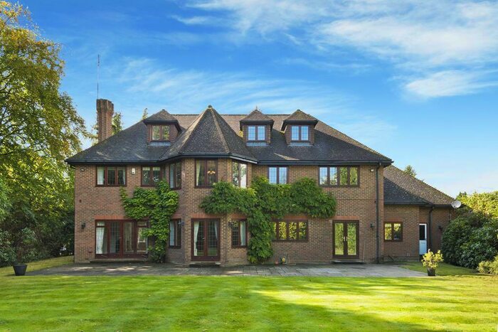 6 Bedroom Detached House To Rent In Cobham, KT11