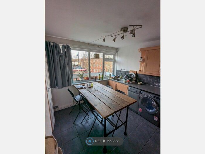 2 Bedroom Flat To Rent In William Brown Court, West Norwood, SE27