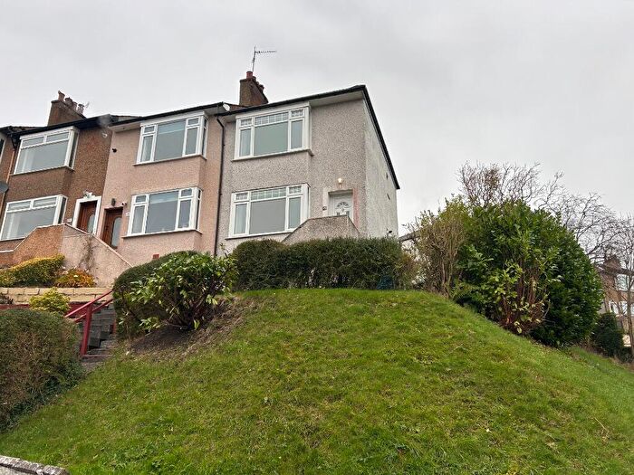 2 Bedroom End Of Terrace House To Rent In Monteith Drive, Clarkston, G76