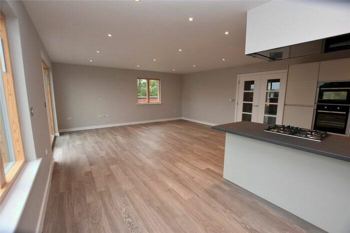 2 Bedroom Flat To Rent In Pampisford Road, Purley, CR8