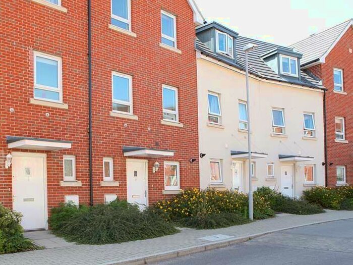 4 Bedroom Town House To Rent In Seager Way, Poole BH15