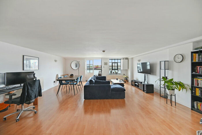 1 Bedroom Apartment To Rent In Merchant Court, E1W