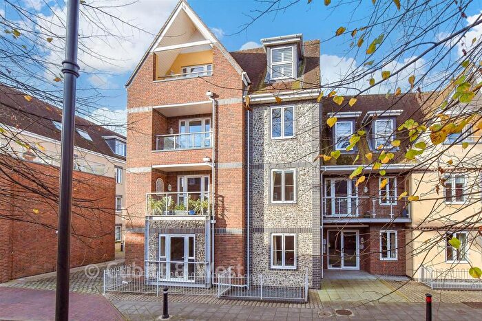 2 Bedroom Flat For Sale In Shippam Street, Chichester, West Sussex, PO19