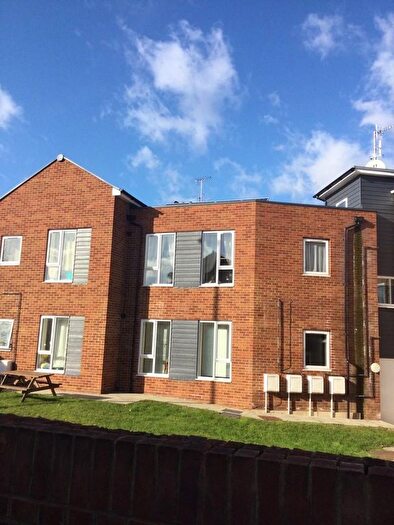 1 Bedroom Flat To Rent In Raglan Close, Aldershot, GU12