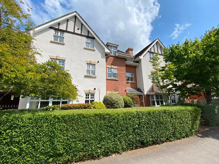 2 Bedroom Flat To Rent In Woking, GU22