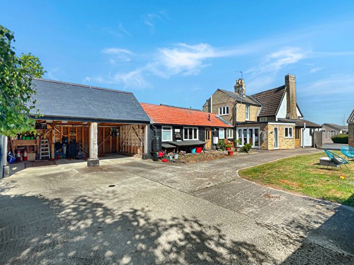 4 Bedroom Detached House For Sale In West Street, Over, CB24