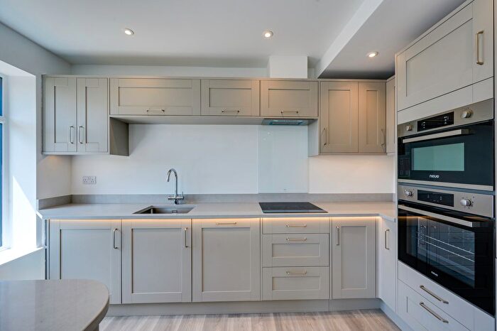 1 Bedroom Flat To Rent In Orwell Road, Felixstowe, Suffolk, IP11