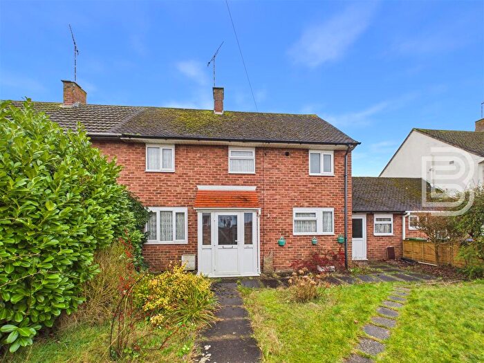 3 Bedroom Semi-Detached House For Sale In Manor Estate, Wolston, CV8