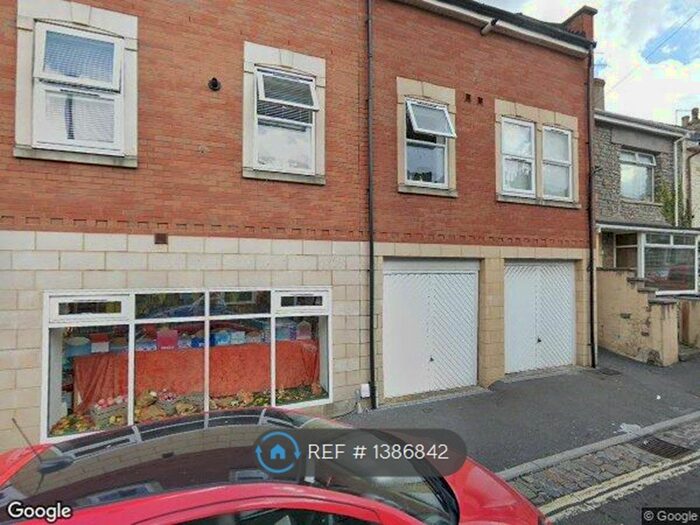 2 Bedroom Flat To Rent In Worsley Court, Bristol, BS5