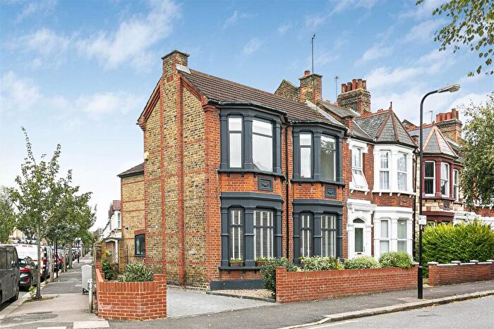 4 Bedroom End Of Terrace House For Sale In Barrett Road, Walthamstow, London, E17