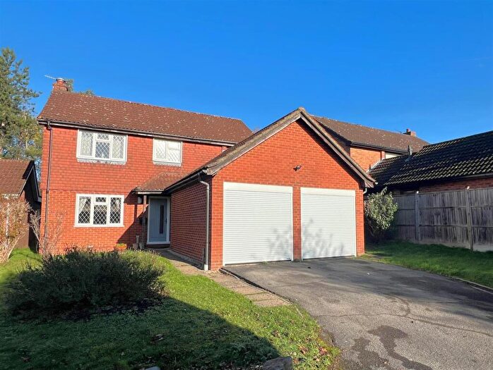 4 Bedroom Detached House For Sale In Thyme Close, Chineham, Basingstoke, RG24