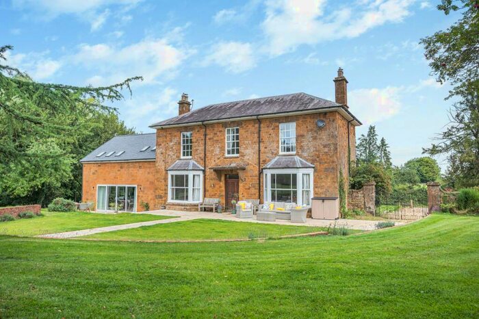 6 Bedroom Detached House For Sale In The Slade, Fenny Compton, Southam, Warwickshire, CV47