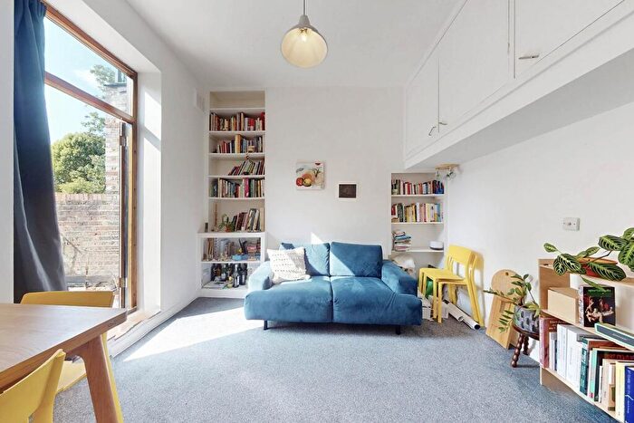 1 Bedroom Flat To Rent In Woodstock Road, Stroud Green, N4