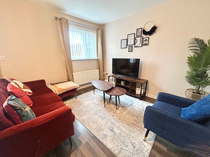 4 Bedroom Town House To Rent In Sandal Street, Manchester, M40