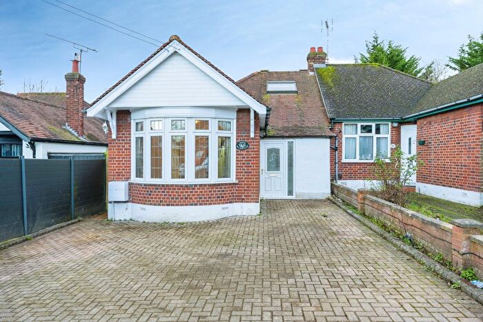 3 Bedroom Bungalow For Sale In Humberstone Close, Luton, LU4
