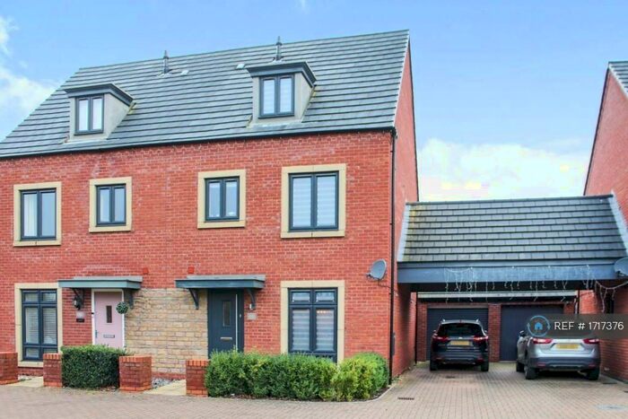 4 Bedroom Semi-Detached House To Rent In Jennings Close, Northampton, NN5