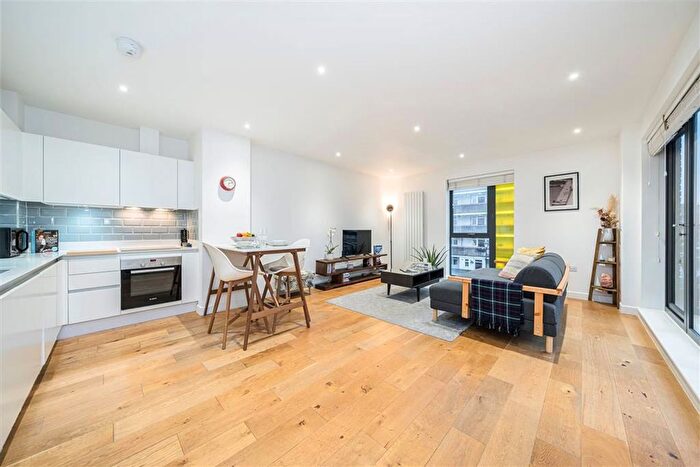 2 Bedroom Flat For Sale In Waleorde Road, Elephant And Castle, SE17