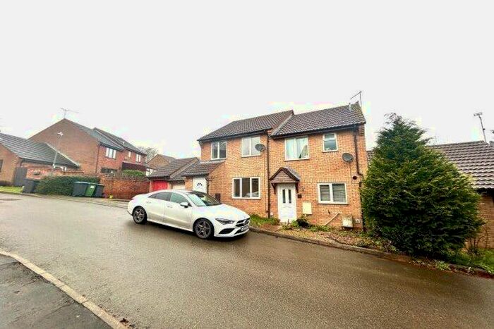3 Bedroom Semi-Detached House To Rent In The Spinney, Southam, CV47