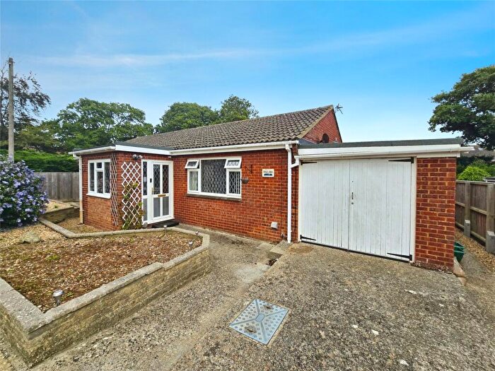 3 Bedroom Bungalow For Sale In Westlands, Totland Bay, Isle Of Wight, PO39