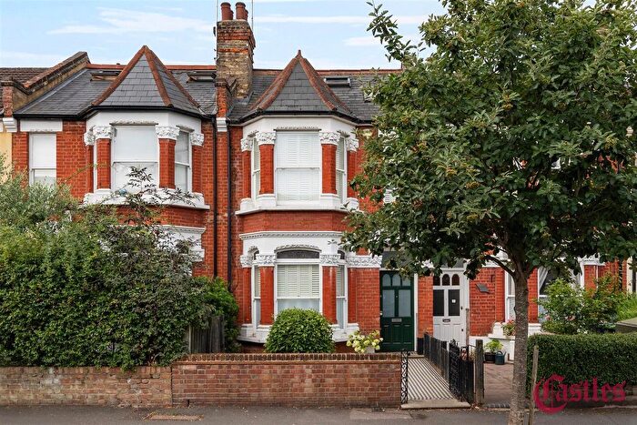 4 Bedroom Terraced House For Sale In Inderwick Road, N8