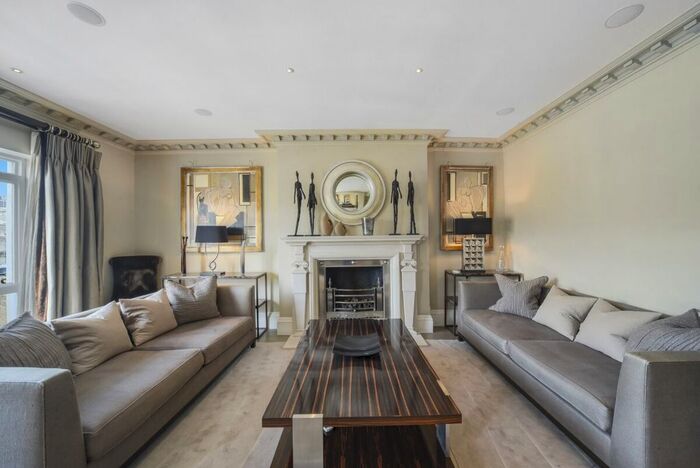 3 Bedroom Flat To Rent In Eaton Place, London, SW1X