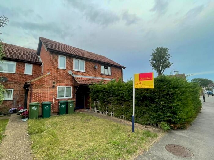 2 Bedroom Terraced House To Rent In Sunbury, Surrey, TW16