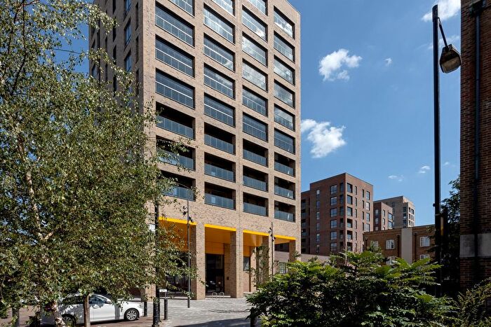 1 Bedroom Flat To Rent In Solomon Way, London, E1