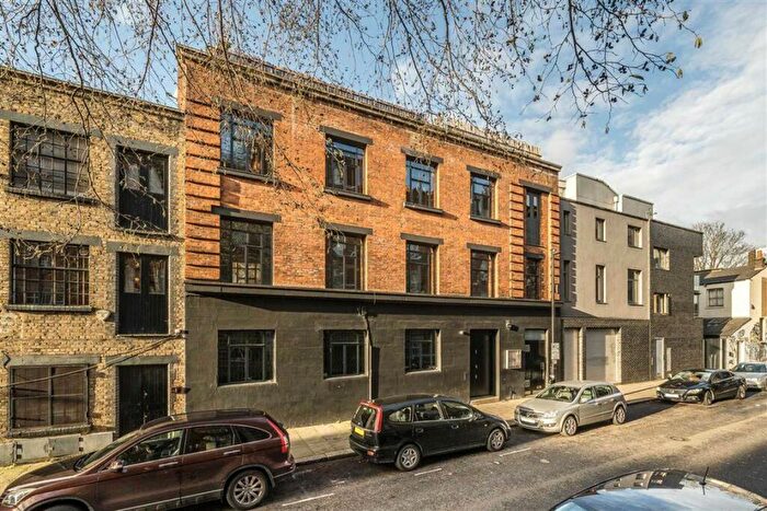 2 Bedroom Flat To Rent In Minerva Street, Bethnal Green, E2