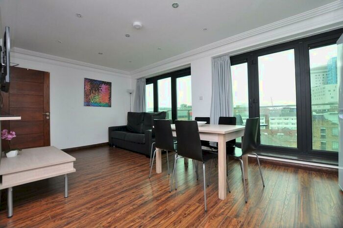 3 Bedroom Apartment To Rent In Commercial Road, London, E1