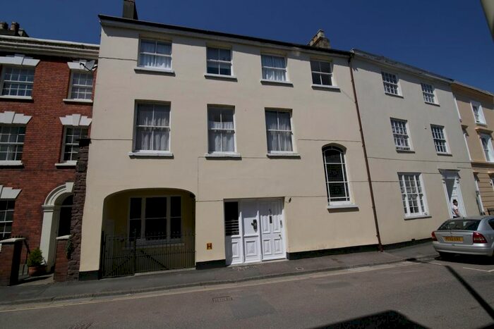 1 Bedroom Flat To Rent In St Peter Street, Tiverton, EX16
