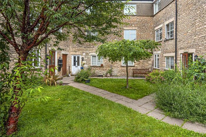 1 Bedroom Apartment To Rent In Gloucester Street, Cirencester, GL7