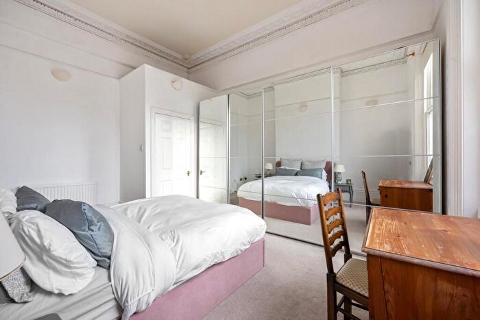 1 Bedroom Apartment For Sale In St. Aubyns, Hove, BN3
