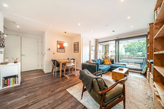 2 Bedroom Flat For Sale In Wallis Road, Hackney Wick, E9