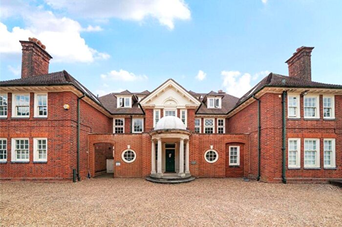 3 Bedroom Flat To Rent In Woodlands Road, Bromley, BR1