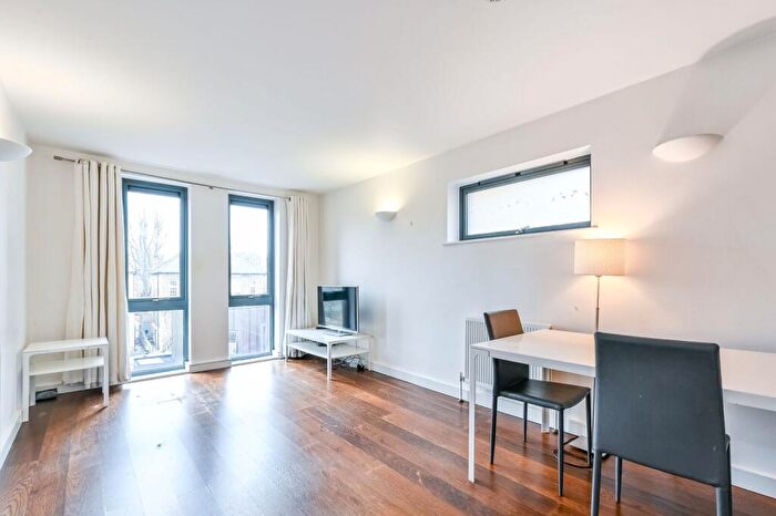1 Bedroom Flat For Sale In Morton Road, De Beauvoir Town, London, N1