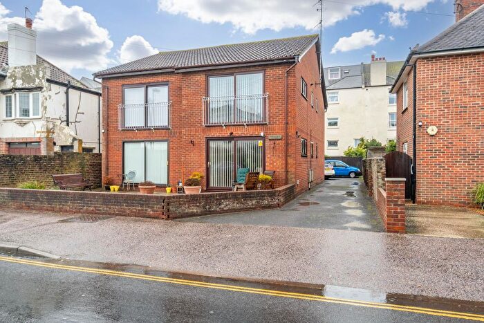 1 Bedroom Flat For Sale In Victoria Road South, Bognor Regis, PO21