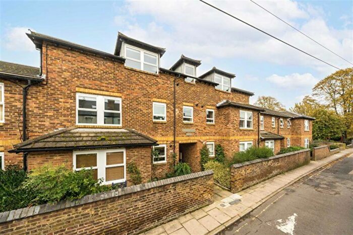 1 Bedroom Flat To Rent In Mullins Path, Mortlake, SW14