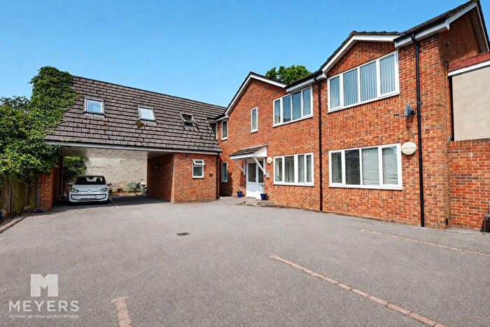 1 Bedroom Flat For Sale In Somerford Road, Christchurch, BH23