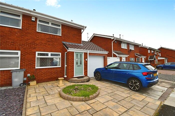 2 Bedroom Semi-Detached House For Sale In Headington Road, Saughall Massie, Wirral, CH49