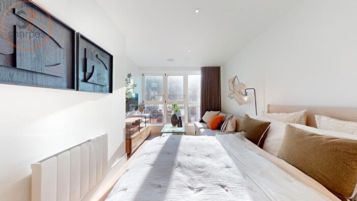 Studio To Rent In Coombe Hill House, Beverley Way, London, SW20