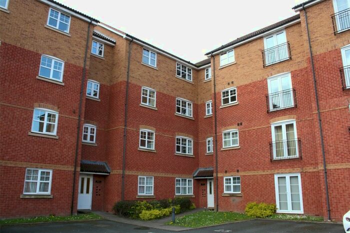 2 Bedroom Flat To Rent In Design Close, Bromsgrove, Worcestershire, B60