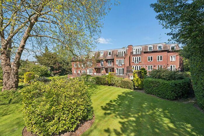 3 Bedroom Flat For Sale In Eastbury Avenue, Northwood, HA6