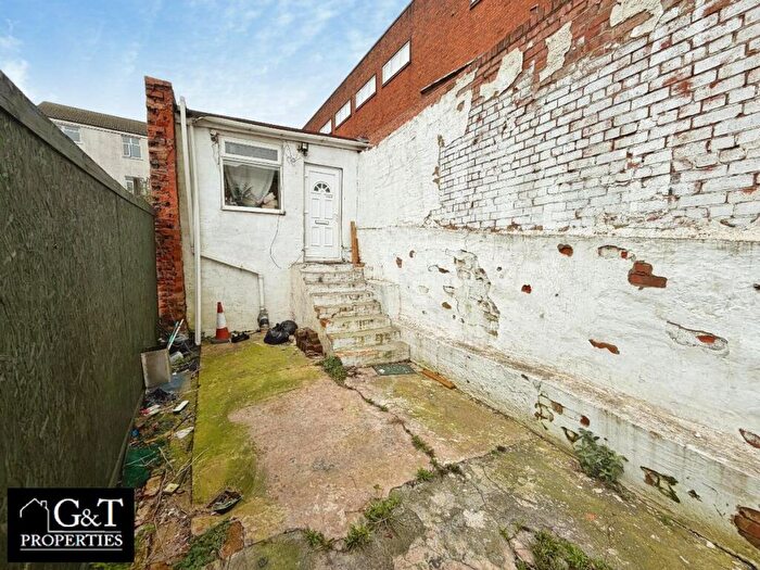 1 Bedroom Flat To Rent In Flat B, High Street, Dudley, DY1