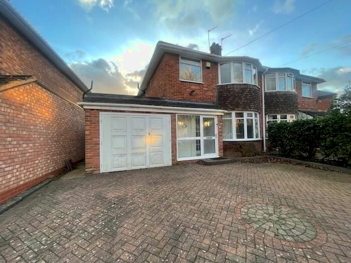 3 Bedroom Property To Rent In Rowlands Crescent, Solihull, B91