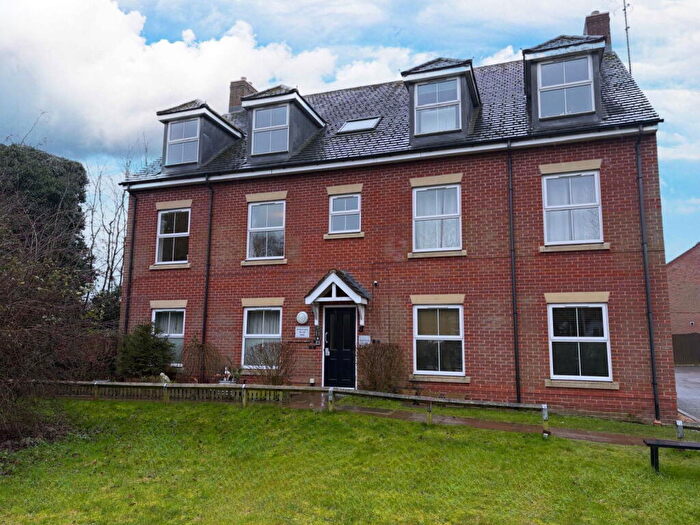 2 Bedroom Flat For Sale In Brittain Lane, Warwick, CV34