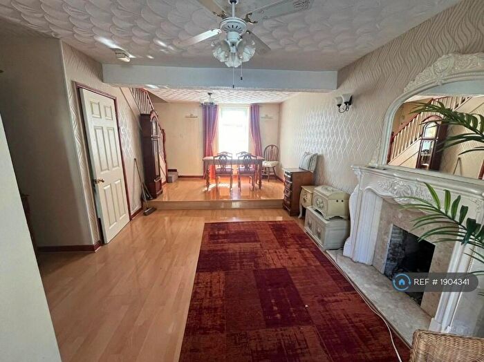 2 Bedroom Terraced House To Rent In Miskin Road, Tonypandy, CF40